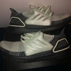 Ultraboost 19 “Linen Green”